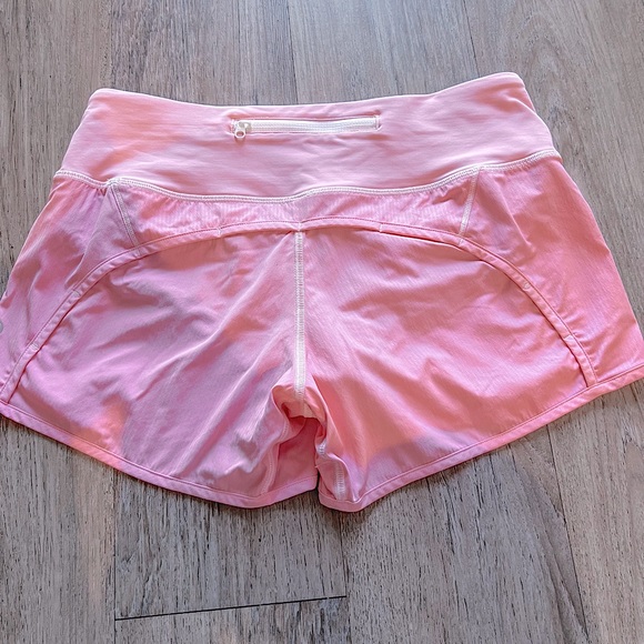 NWOT Lululemon custom tie dye shorts. Pink. Size 4. New. - Picture 3 of 8
